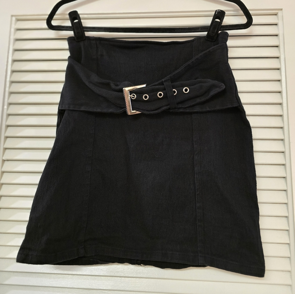 Cherokee - Y2K Black Skirt With Silver Belt Buckle